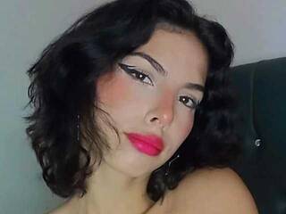 에로틱 한 영상 채팅 EmillyCopers