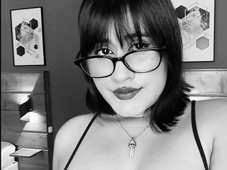 에로틱 한 영상 채팅 EmillyThomson