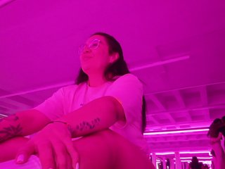에로틱 한 영상 채팅 Emily-russo-