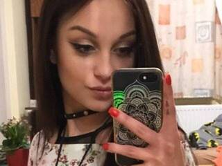 에로틱 한 영상 채팅 EmilyBabe