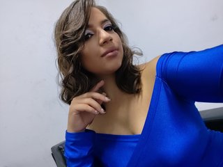에로틱 한 영상 채팅 EmilyCali
