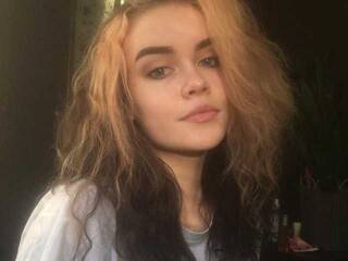 에로틱 한 영상 채팅 EmilyEvansss