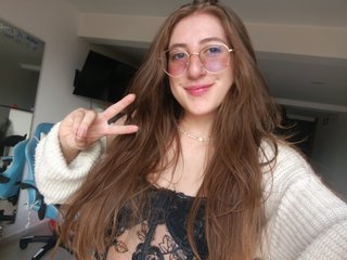 에로틱 한 영상 채팅 EmilyHvn