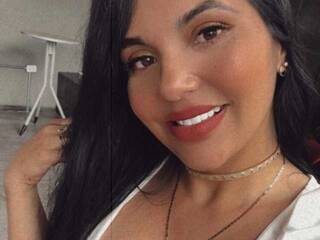 에로틱 한 영상 채팅 EmmaDiamond