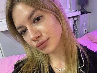 에로틱 한 영상 채팅 EmmaNix18