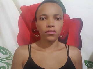 에로틱 한 영상 채팅 EPIPHANNIE