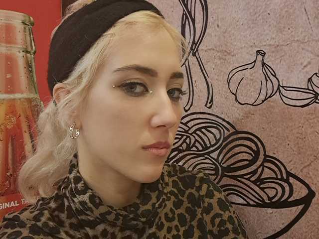 프로필 사진 eroticblondiee