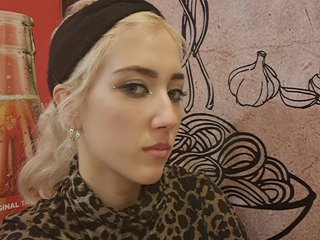 에로틱 한 영상 채팅 eroticblondiee