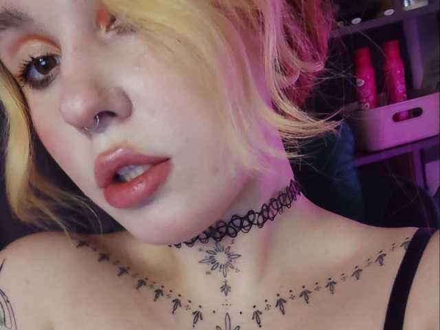 프로필 사진 EvaRosaMiller