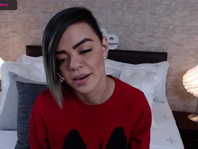 방송 스크린 샷 EvelynOwens