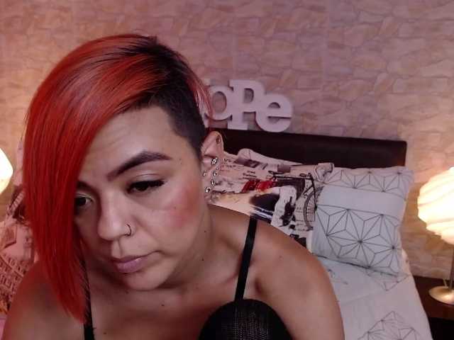 방송 스크린 샷 EvelynOwens