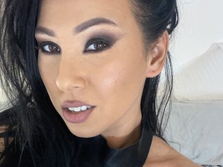 에로틱 한 영상 채팅 ExoticB3auty