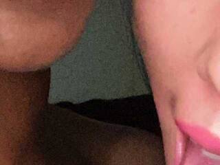 에로틱 한 영상 채팅 EyeConz