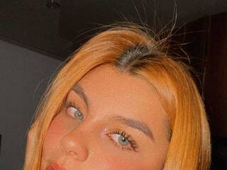 에로틱 한 영상 채팅 fenix-tay