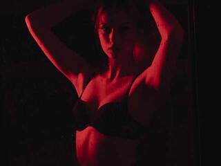 에로틱 한 영상 채팅 Feralberry-1