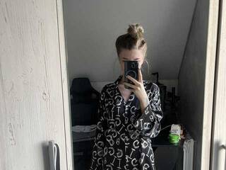 에로틱 한 영상 채팅 fiksikBoom