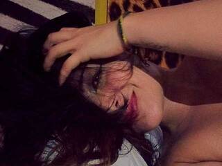 에로틱 한 영상 채팅 Flora-med