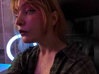 에로틱 한 영상 채팅 flora-son