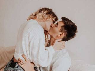 에로틱 한 영상 채팅 FlowerNBlade