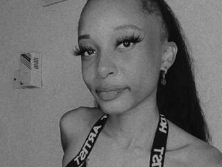 에로틱 한 영상 채팅 freakyzhowy