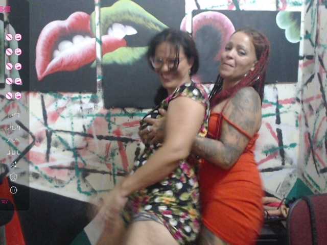 사진 fresashot99 #lesbiana#latina#control lovense 500tokn por 10minutos,,,250 token squirt inside the mouth #5 slaps for 15 token .20 token lick ass..#the other quicga has enough 250 token