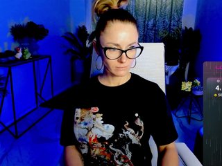 에로틱 한 영상 채팅 FreyaFindomFitGoddess