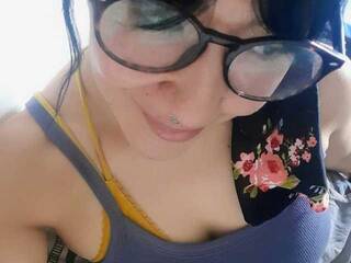 에로틱 한 영상 채팅 Fruttituttis