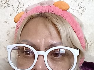 에로틱 한 영상 채팅 GardenerofIllusions