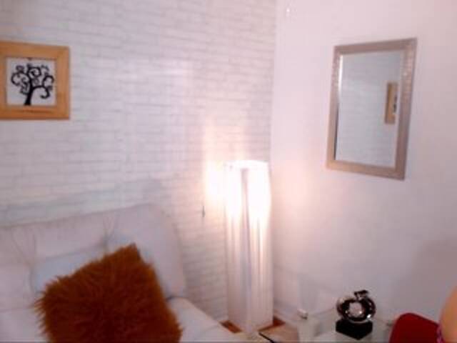 방송 스크린 샷 GiannaWatson