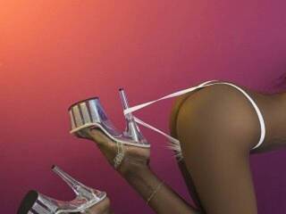 에로틱 한 영상 채팅 GinnaBolton