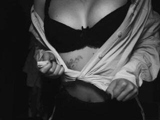 에로틱 한 영상 채팅 girlbarbie