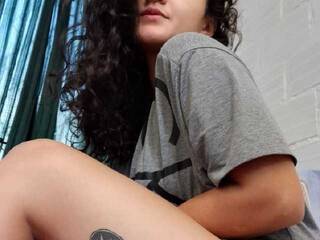 에로틱 한 영상 채팅 Gizelewinter