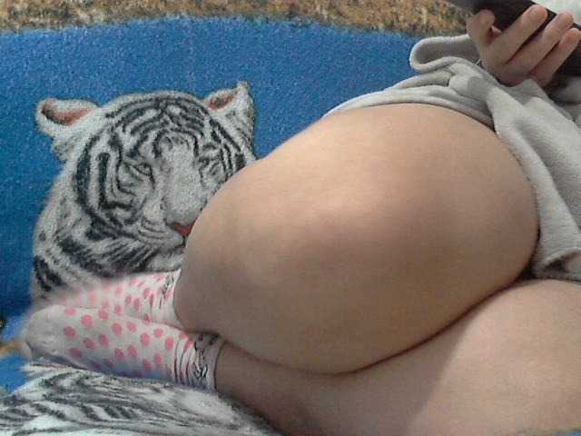 사진 Bigbutt1000 with 10 tokens I'll show you my ass and tits here or call me private it will be very tastymy exuberant is ready here to enjoy