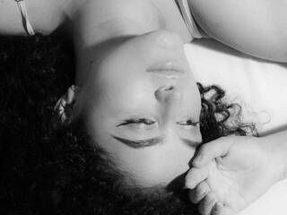 에로틱 한 영상 채팅 grecia1919