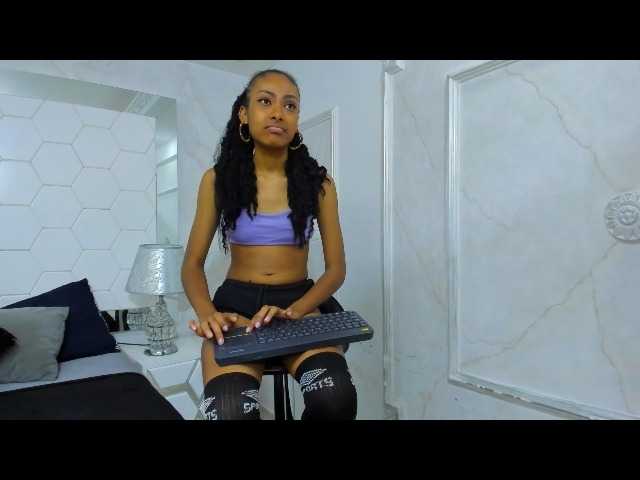 방송 스크린 샷 HaileyRoss