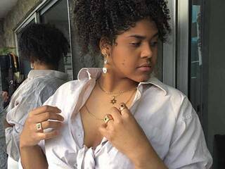 에로틱 한 영상 채팅 HalleThomson