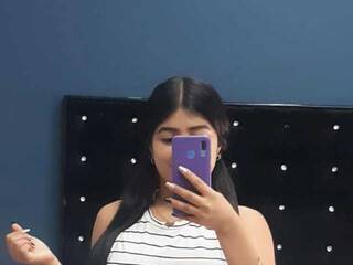 에로틱 한 영상 채팅 HannaEvanss