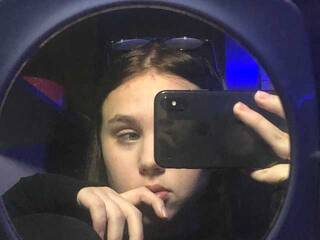 에로틱 한 영상 채팅 Helen-Drums