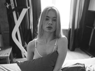 에로틱 한 영상 채팅 HelenaElfe