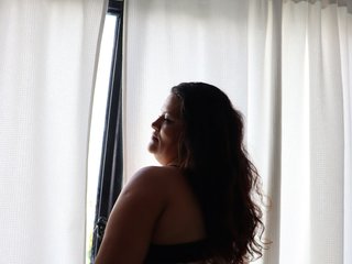 에로틱 한 영상 채팅 HelenMiller