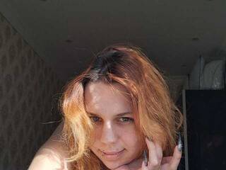 에로틱 한 영상 채팅 Hellen-Hill