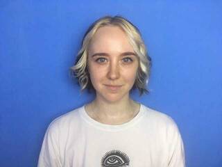 에로틱 한 영상 채팅 Hello-Siri