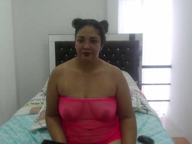 사진 Honey-Girl-km Hey guys ask me for my hot pictures at goal i play with my wet pussy #latin #dildo #bigtits #deliciuspussy