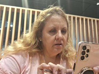 에로틱 한 영상 채팅 HOTBABYSUCKS1