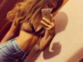 에로틱 한 영상 채팅 hotteeniie