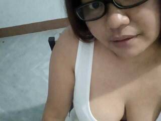 에로틱 한 영상 채팅 hotYASSI4U