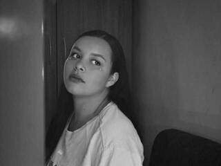 에로틱 한 영상 채팅 hugeboobs-alexa