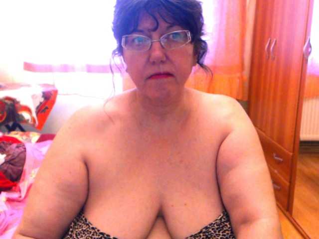 방송 스크린 샷 HugeTitsXXX