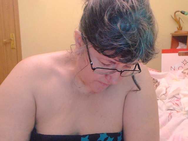 방송 스크린 샷 HugeTitsXXX