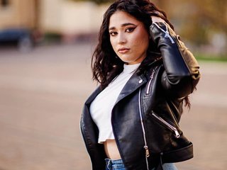 에로틱 한 영상 채팅 Iasima